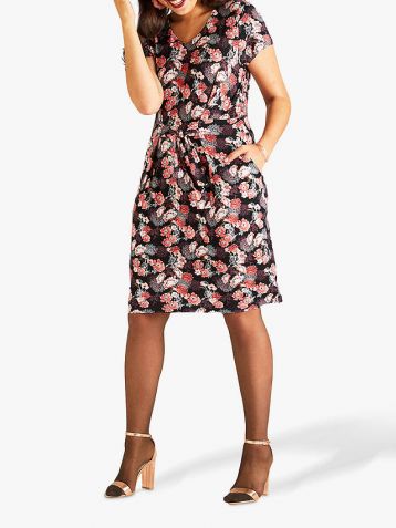 Yumi Curves Floral Jersey Dress Black Multi