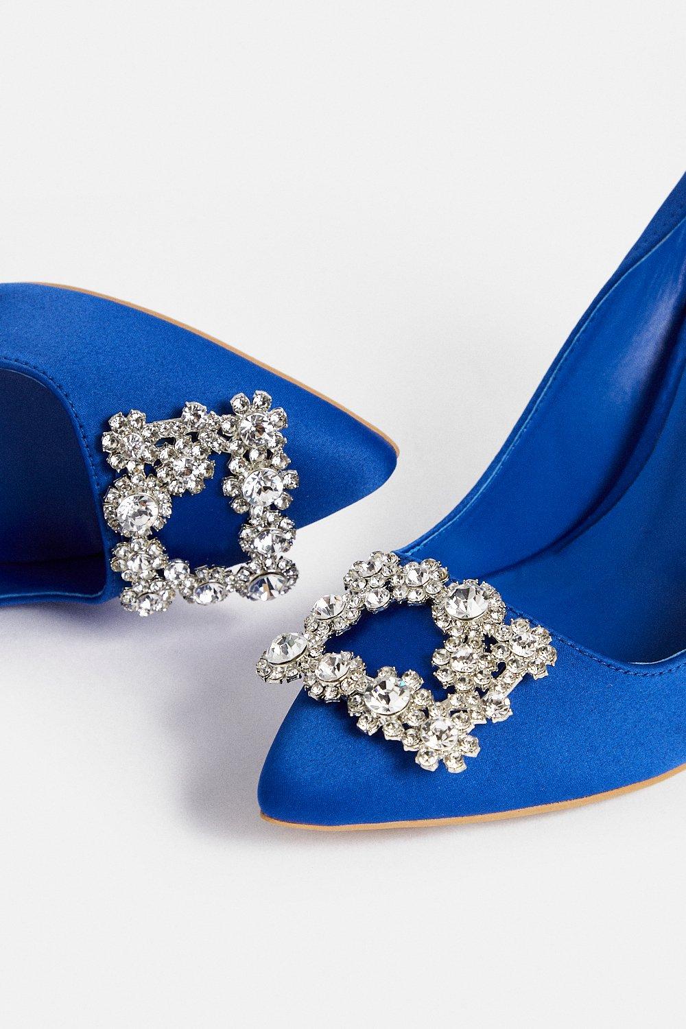 Broach Detail Court Shoe