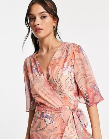 Hope & Ivy wrap maxi tea dress in coral floral