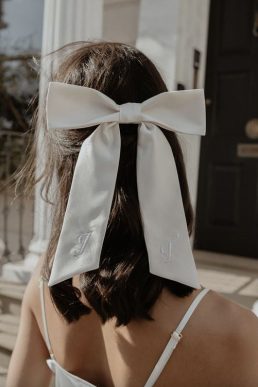 Gigi & Olive Classic Silk Bow Ivory