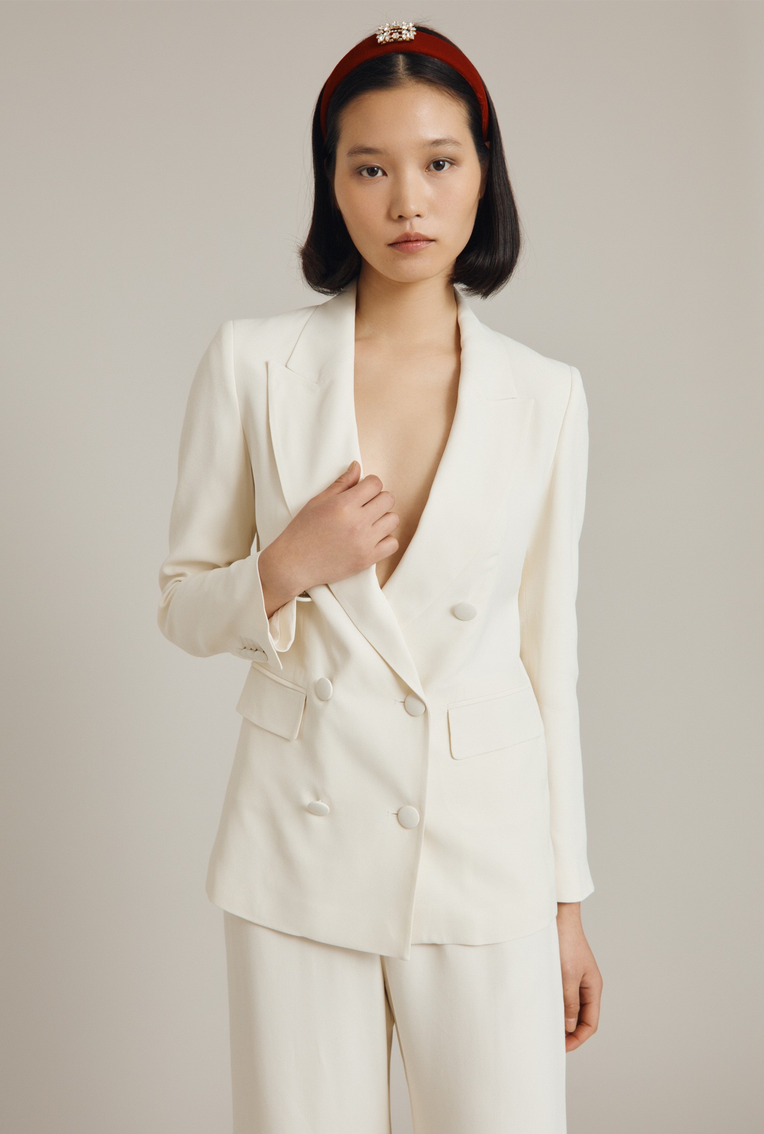 VIOLA CREPE IVORY BLAZER Ivory £225