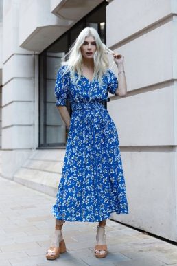 Threadbare Women's Blue Floral Button Down Front Midi Dress